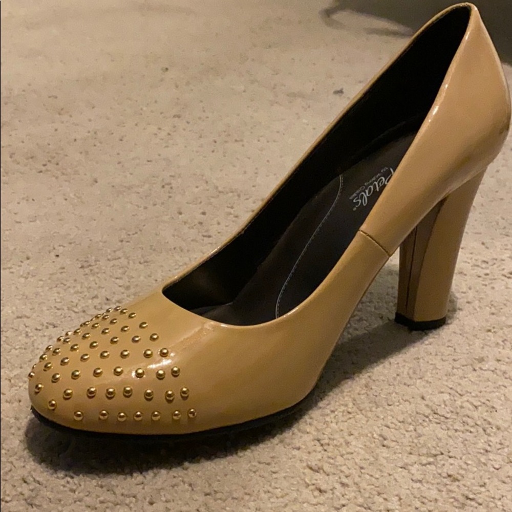 Tan Heels - Picture 4 of 10